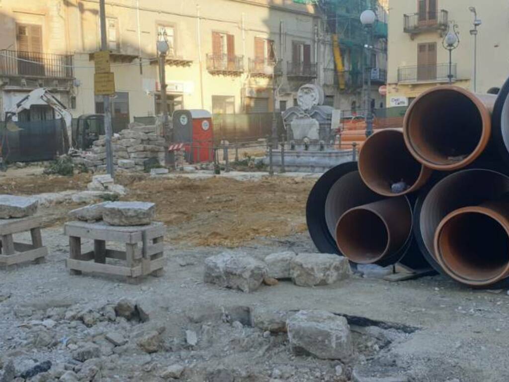 Partinico piazza Duomo lavori riqualificazione espianto alberi (1) 8-4-2022