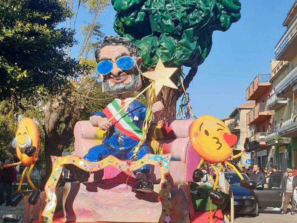 Grande ritorno del carnevale a Partinico con anche una visibilità a livello nazionale grazie alle immagini andate in onda su Mediaset 