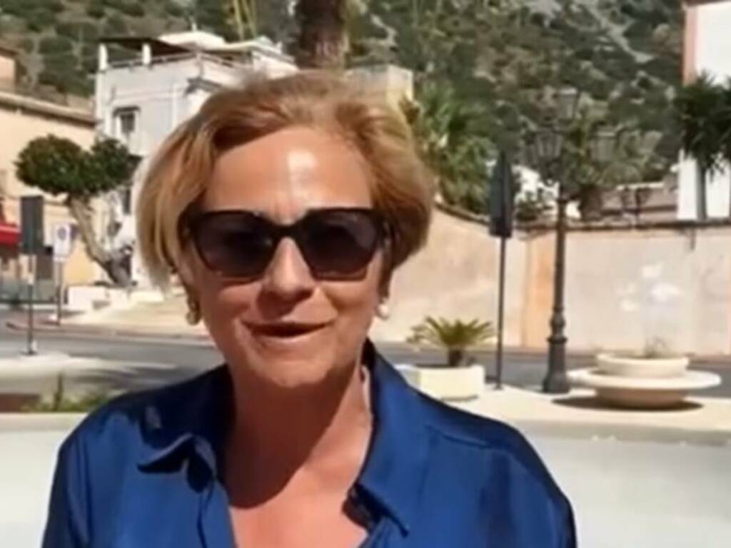 A Cinisi scoppia la guerra tra l’appena eletta sindaca Vera Abbate e la segretaria comunale Mariagiovanna Micalizzi