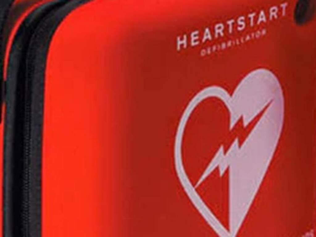 Furto a Balestrate in via Madonna del Ponte, rubato un defibrillatore che era stato installato dal Comune qualche anno fa